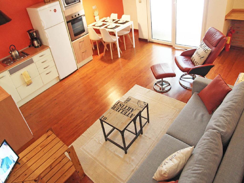 Urban Loft In Sagrada Familia Apartment